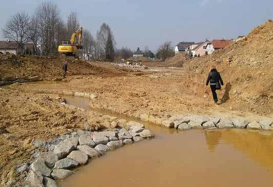 2 / 2016 Ochrana přírody Péče o přírodu a krajinu 17 Celkově se jedná o 4 skluzy (2 x 60 cm a 2 x 70 cm) ve sklonu 5 %.