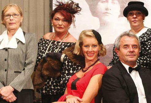 ZAHRADNICTVÍ: DEZERTÉR drama, komedie / ČR, SK, PL Režie: Jan Hřebejk Hrají: Jiří Macháček, Gabriela Míčová, Klára Melíšková, Aňa Geislerová, Sabina Remundová a další Druhá část trilogie mapuje