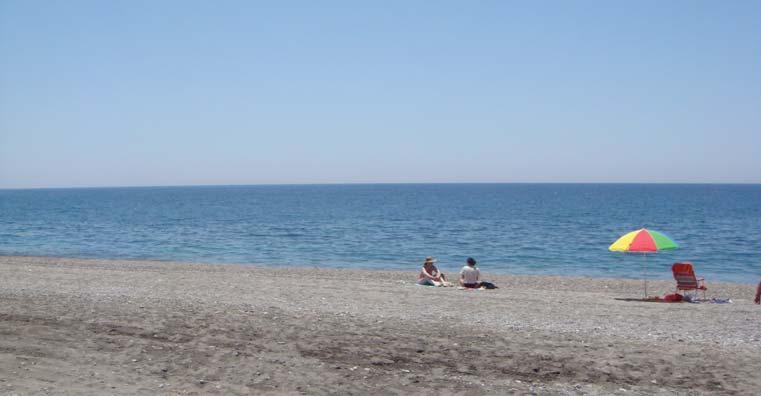 Andalusie s bridžem Seniorský dotovaný zájezd podmínkou je, aby alespoň polovina skupiny byla 55+ Hotel Almunecar Playa and Spa se nachází v centru letoviska Almunecar, pouhých 30 me trů od písčité