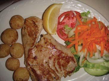 Proto jsme nevynechali ani vinné sklepy a kromě zklamané řidičky jsme mohli hojně degustovat.