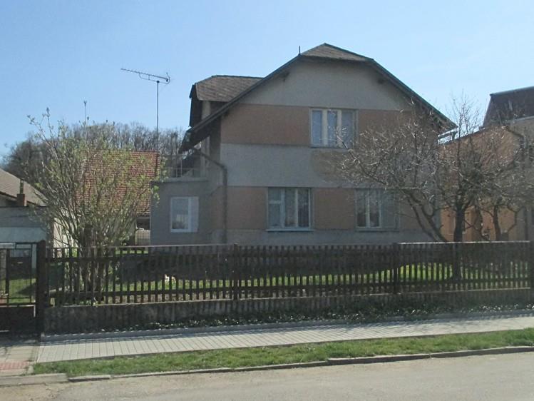 Záznam o prodeji srovnávané nemovitosti č. 3 1. Identifikace Prodej, Rodinný dům, 180 m 2, Kratonohy Celková cena: 1.560.500 Adresa: Kratonohy, okres Hradec Králové 2.