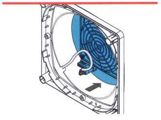 krok 1: lopatky ventilátoru otřete opatrně měkkým štětcem. krok 2: zasaďte ventilátor zpět do izolační pěny. Vyčistili jste keramický výměník. 6.