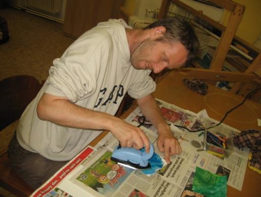 Výrobky z dílen byly prezentovány prostřednictvím výstav a prodejních akcí, jako např.