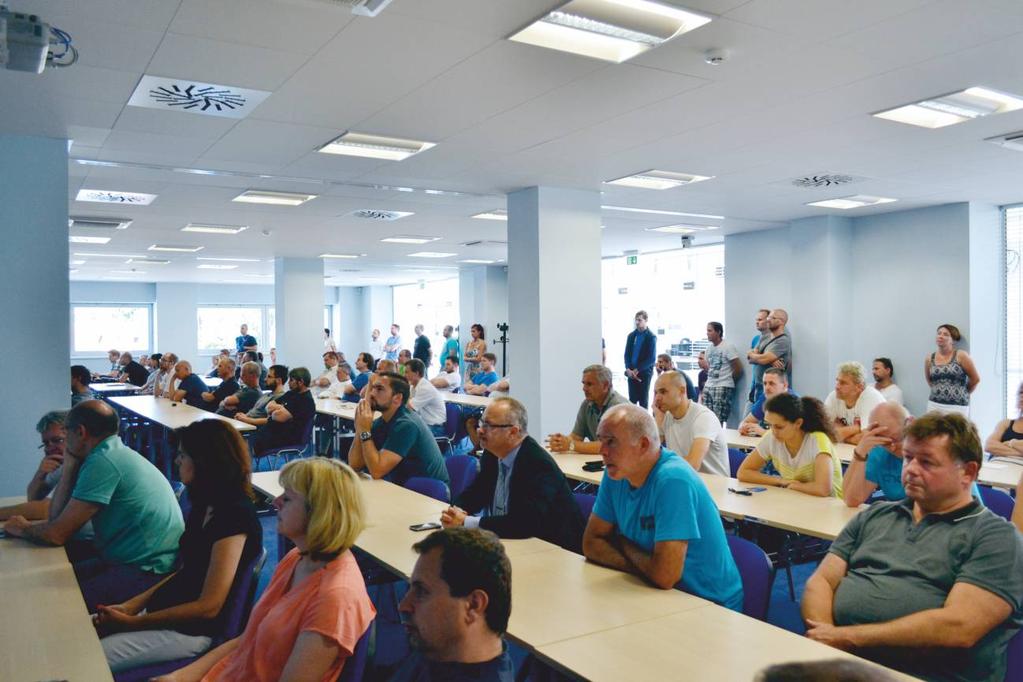 Reportáž HORIZONT 266 / strana 2 Setkání vedení společnosti se zaměstnanci dat 7 strojů, následuje Itálie s pěti stroji, Čína se 4 stroji.