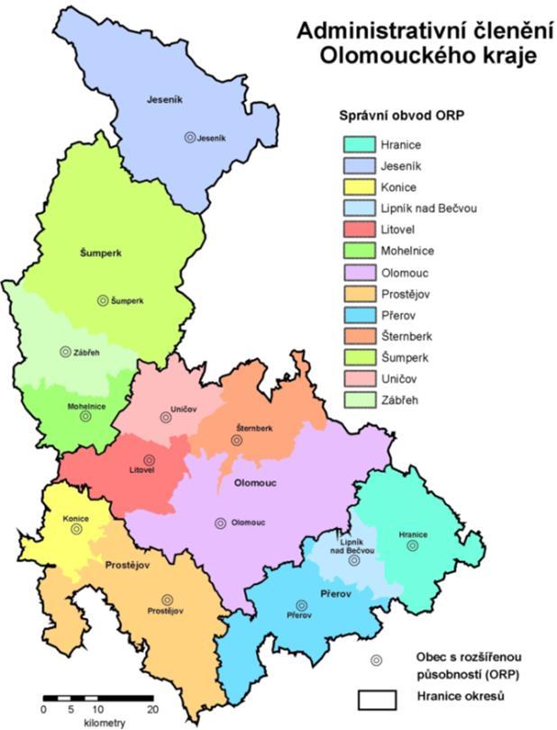 Území OK je rozděleno do 13 správních obvodů obcí s rozšířenou působností a 20 správních obvodů obcí s pověřeným úřadem, ve kterých je vykonáván různý rozsah státní správy v rámci přenesené