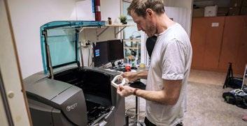 ČISTÁ VIZE Krok vstříc naší budoucnosti Nová série Duo-Tone je milníkem ve směřování společnosti Spektrum a naznačuje posun kupředu od naší tradiční jednobarevné palety.