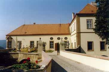 cz Oblast kultury a památkové péče Galerie výtvarného umění v Hodoníně, příspěvková organizace Úprkova 601/2, 695 01, Hodonín http://www.gvuhodonin.