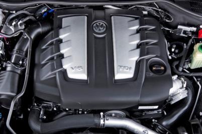 motor TDI o objemu 3,0 litry Německý koncern v září roku 2015 přiznal, že instaloval software umožňující manipulovat s emisními testy zhruba do 11 milionů naftových automobilů po celém světě.
