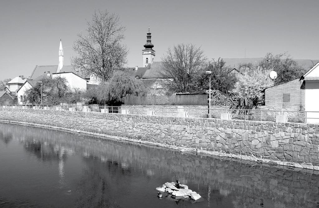 Dočtete se v tomto čísle: ZÁPISY DO ZÁKLADNÍCH ŠKOL 1 Infocentrum opět rozšiřuje své služby 2 Základní škola Soběslav