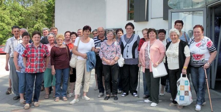 KLUB DŮCHODCŮ 3. května 2018 se uskutečnil zájezd našich důchodců do Ostravy, kde navštívili Muzeum výstavu kočárků, a Planetárium.