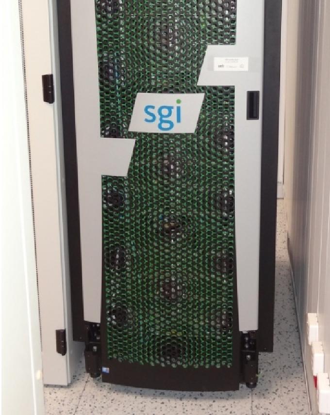 na uzel uzel s vysokým počtem jader: SGI UV 2000 288 jader (x86_64), 6 TB operační paměti další