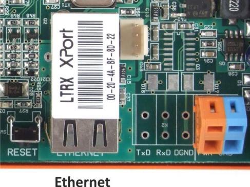 emonica H l a v n í k o m u n i k a č n í l i n k a E t h e r n e t (Na zařízení je osazena buď komunikační linka RS232 nebo Ethernet.) obr. 3 - komunikační linka Ethernet a.