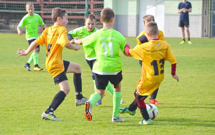 Mládež VYBOJOVALI SI VELKÉ FINÁLE ONDRÁŠOVKA CUPU Úkol podzimu splněn! Žákovský tým U12 postoupil do velkého finále Ondrášovka Cupu, které se uskuteční v půlce května v Ústí nad Orlicí.