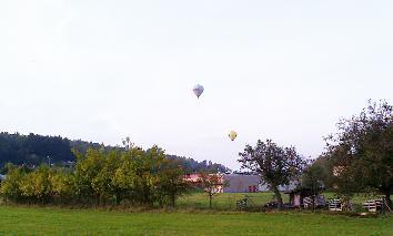 26 Není to poprvé, co na běloveských lukách startovaly horkovzdušné balony.