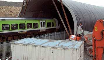 Obr. 2 Prefabrikovaný přesypaný tunel systému Matiére u města Cahier Fig. 2 Matiére system prefabricated imbanked tunnel near the city Cahier Obr. 1 Stavba tunelu Limerick Fig.