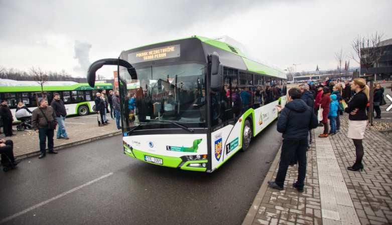 Chceme mimo jiné vybudovat nabíjecí infrastrukturu pro elektrokola a elektromobily, dále elektronizovat procesy v rámci celé korporace, tedy krajského úřadu a příspěvkových organizací kraje,