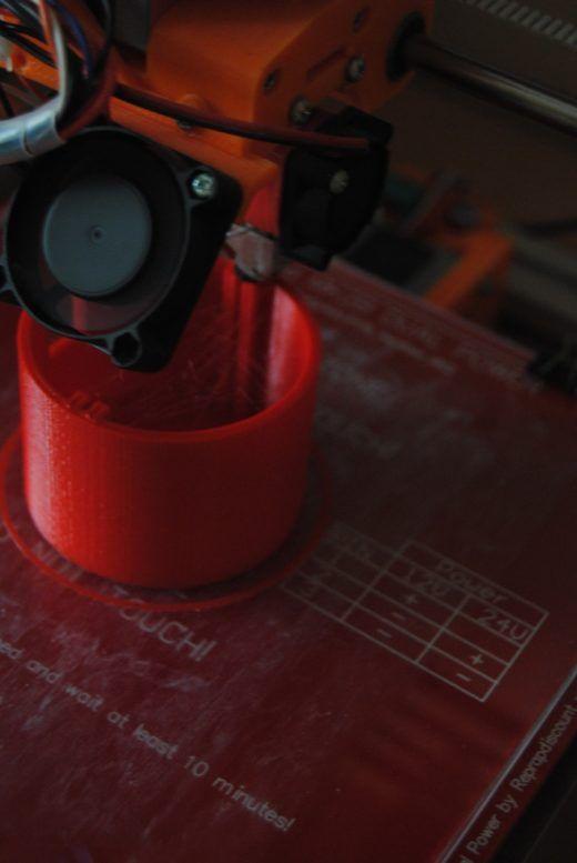 Návrh šasi CanSatu v programu OpenScad Výroba Výtisk Vymodelovaný objekt jsme vytiskli na 3D tiskárně Rebel 2.