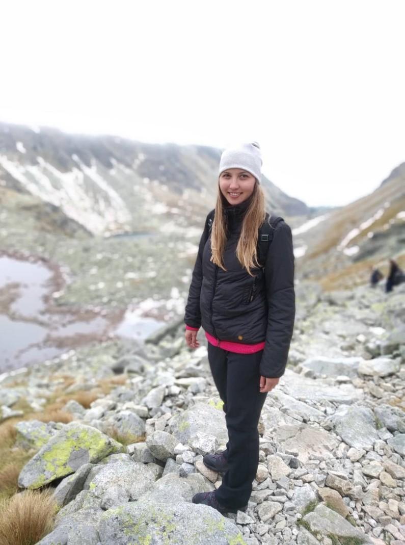Prosinec - 2018 Představení týmu DSM Anna Niziolová Kdy a kde jsi se narodila? Narodila jsem se 4. listopadu roku 1993 v Ostravě Zábřehu v půl osmé ráno. Kde jsi vyrůstala a kde studovala?