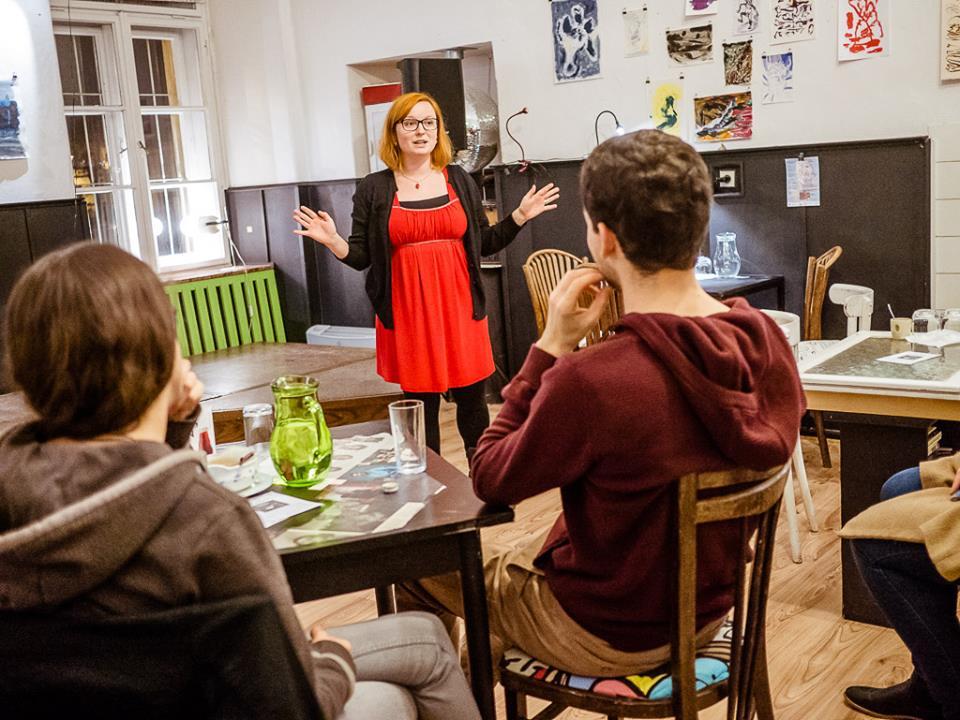 vybaven dostačující metodickou a didaktickou základnou. A co je ještě důležitější, jeho využití ve školách je odzkoušeno s pozitivními výsledky v zahraničí.