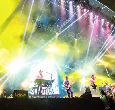 Světelnou scénu navrhl lighting designer a zaměstnanec ROBE v jedné osobě Tomáš Bierza, který pro Špalíček definoval 12 světel ROBIN Pointe, po osmi světlech Robin 100 LEDBeam, Robin 1200 LEDWash,