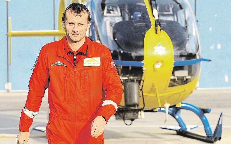 6 2. září 2016 Liberecký kraj Strach svazuje ruce, říká lídr komunistů Stanislav Mackovík Jeho život je létání,aťuž světroni anebo svrtulníkem. Jednička na kandidátce komunistů zachraňuje životy.