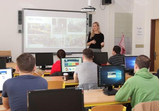 Specifické funkce kolejí a menz jsou řešeny softwarem ISKaM (Informační Systém Kolejí a Menz). Pro oběh dokumentů je využíván software Elisa, řešící spisovou službu.