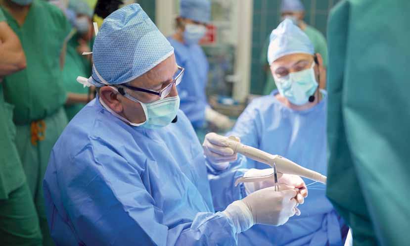 chirurgie 13 Dříteč 2018 Trendy v chirurgii pánevního dna, on-line výměna zkušeností a sdíleních operačních triků Hemoroidy, rektokéla, prolaps a karcinomy rekta byly ústředním tématem mezioborového