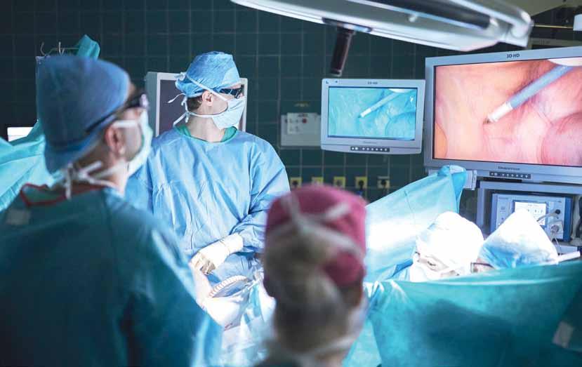 14 chirurgie tivní ileostomie (preventivní přechodný vývod tenkého střeva po operačním zákroku na tlustém střevě, sloužící například k vyvedení infektu z těla pozn. redakce).