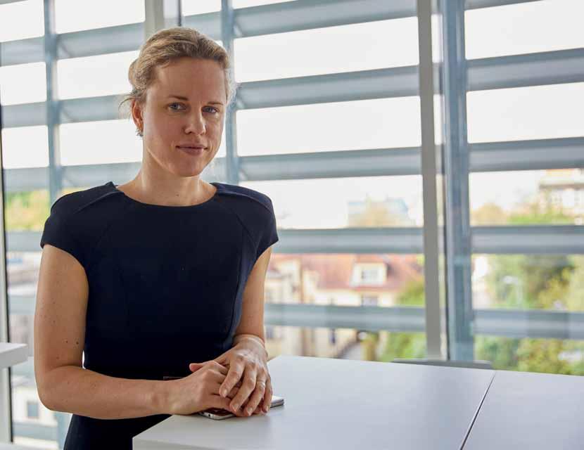 úhel pohledu 35 Prim. MUDr. Katarína Bielaková, Ph.D. Uznávaná kvalifikovaná lékařka a specialistka na geriatrii, primářka Kliniky interní, geriatrie a praktického lékařství ve Fakultní nemocnice Brně- -Bohunicích.