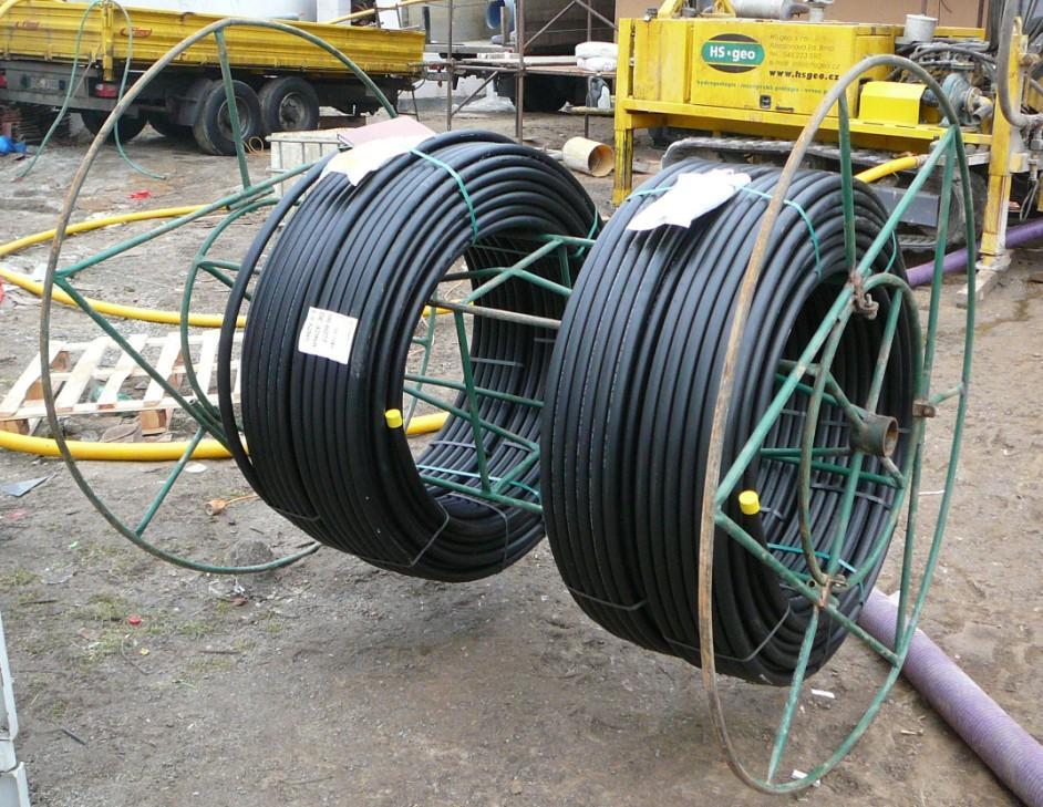 Po ukončení injektáže je vytěžena kolona injektážích trubek, případně i polyetylenové injektážní potrubí. Nakonec je vytěžena pažnicová kolona.