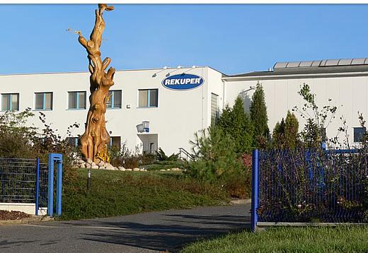 Hlavním podnikatelským záměrem společnosti REKUPER SYCHROV, s.r.o. je výrobní a obchodní činnost podporující a zavádějící ekologické a energeticky šetrné výrobky a zařízení.