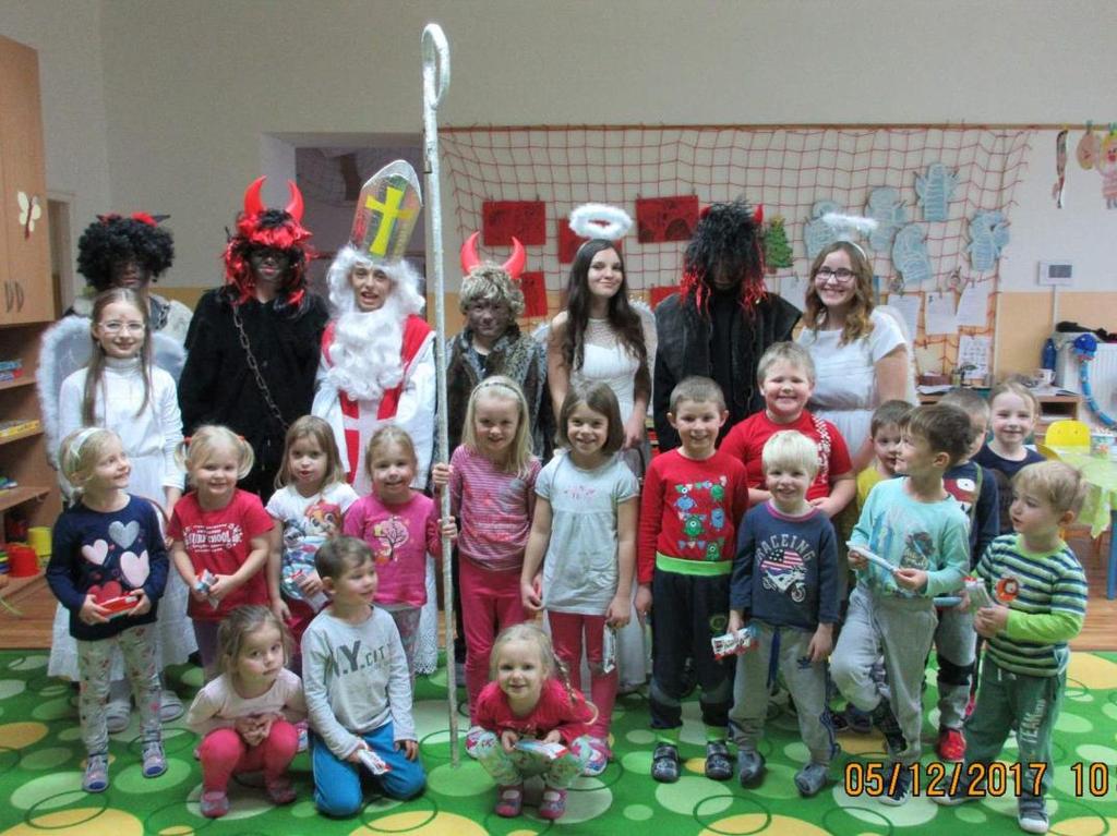 V pondělí 27. listopadu 2017 se ve škole i ve školce konal Den otevřených dveří, rodiče i veřejnost měli možnost navštívit školu i školku, prohlédnout si je a zúčastnit se vyučovacích hodin.