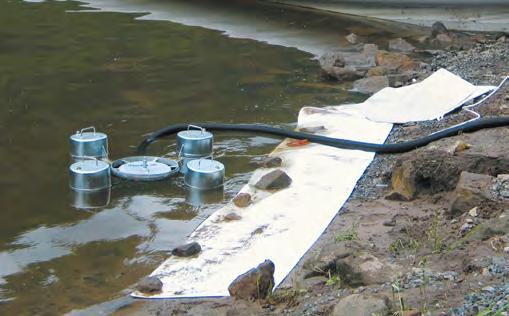 cm x 5 cm 7,2 kg 1 ks Hydrofobní sorpční polštáře jednoduše se aplikují velmi rychle sorbují ropné znečištění z vodní hladiny nesají vodu,