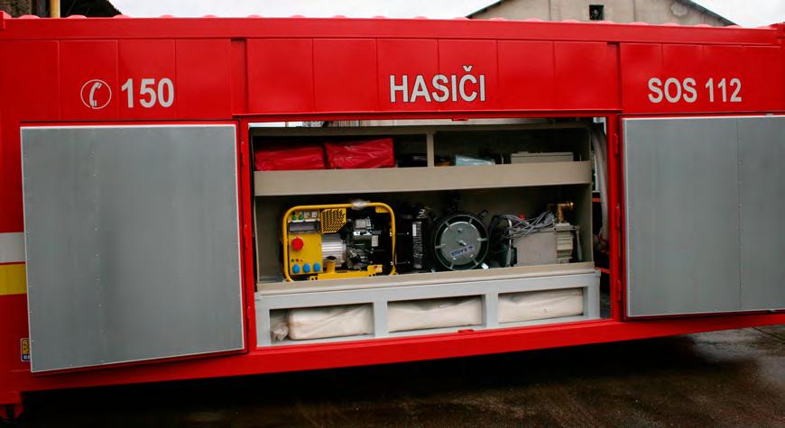 Kontejnery Chemický kontejner Kontejner je vybaven pro zásahy při haváriích s přítomností nebezpečných látek tak, aby bylo možné na místě zajistit uniklou nebezpečnou látku, zamezit dalším únikům a