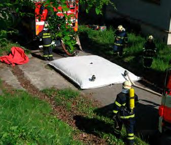 Obaly na vodu Flexitanky nádrže na vodu vícevrstvý obal pro přepravu i skladování kapalin, materiál: