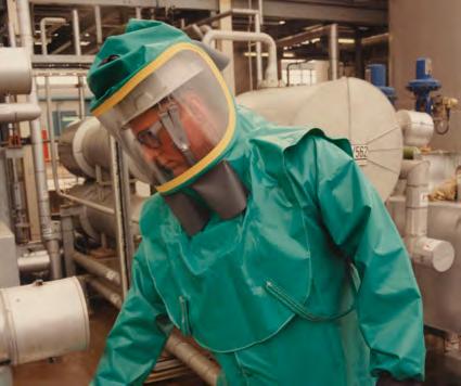 Ochranná kombinéza TYVEK Classic Xpert OKTCX voděodolná kombinéza s kapucí, odolná chemikáliím, azbestu a prachu, vnější šité švy, trojdílná pružná kapuce, zip Tyvek s