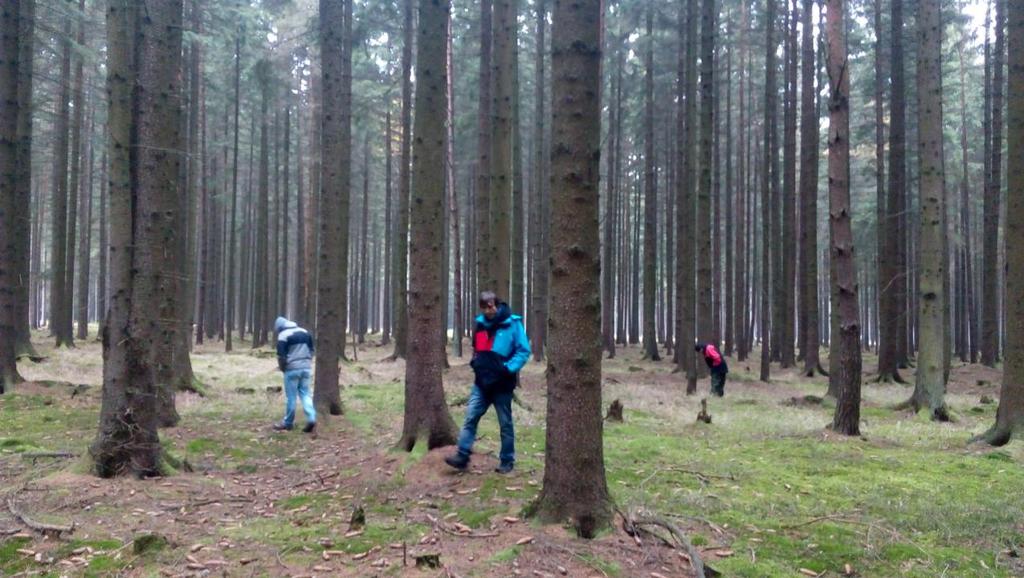 Hledání pozůstatků meteoru ze dne 9. 12. 2014 na Vysočině. 3.3.7. Přednáška pro veřejnost: Galaxie a hvězdokupy Datum: 25. 11.