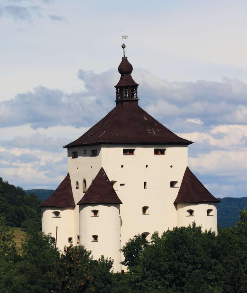 35 Barokní jezuitská kalvárie na kopci