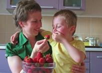 Připravuje Eva Bobůrková, Hospodářské noviny medicína Foto: Dreamstime, wikipedia Chitosan je stavební prvek schránek korýšů Nanočástice chrání kůži Ze zahraničních serverů Nanotechnologie, které
