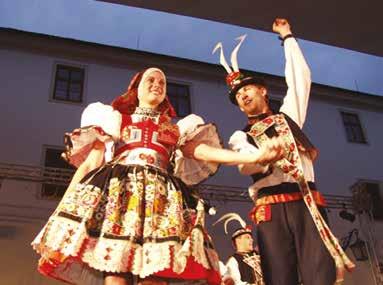 Radhoštěm Mezinárodní armádní folklorní festival Rožnovská valaška Rožnov pod Radhoštěm Mezinárodní folklorní festival U nás na Náchodsku Červený Kostelec Národopisný festival Kyjovska Milotice