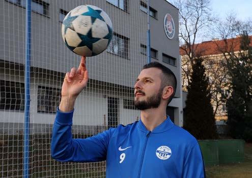 Fotbalové začátky proběhly v TJ Jacovce. INZERCE Rozhodně ano. A docela mě překvapuje, jak dominantní je Plzeň. A slovenskou ligu? Zase tolik ne.