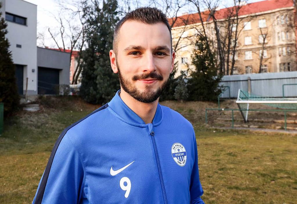 CIZINEC MAREK ŠVEC OBČANSTVÍ SLOVENSKÉ VĚK 27 KLUB TJ PRAGA PRAHA POST STŘEDNÍ ZÁLOŽNÍK Ani jsem se nezeptal, jestli se vám v Praze líbí. Rozhodně, Praha je nádherné město.