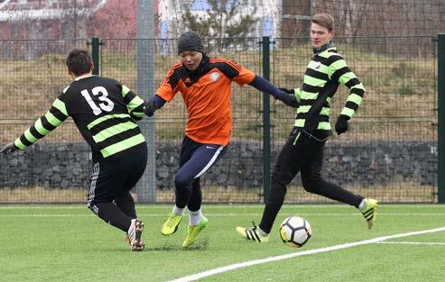 KLUB V MALEŠICÍCH HRAJÍ REPREZENTACE I LAKROSISTÉ Od chvíle, kdy v něm našla domov AFK Slavia Malešice, se areál v Heldově ulici změnil k nepoznání. Rozkvetl.