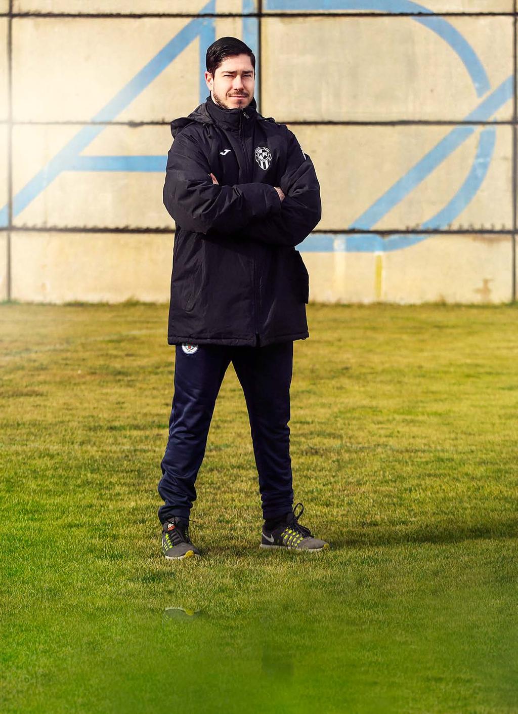 ROZHOVOR TEXT: RADIM TRUSINA FOTO: PAVEL JIŘÍK ST., ARCHIV D. BINDERA HLEDÁM TĚŽŠÍ CESTY.