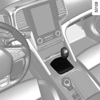 ŘADICÍ PÁKA 1 Zařazení zpětného chodu Vozidla s mechanickou převodovkou: Dodržte schéma vyznačené na rukojeti 1 a v závislosti na typu vozidla zvedněte kroužek proti rukojeti, abyste mohli zařadit