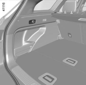 ZADNÍ LAVICE (2/2) Podmínky použití Při stojícím vozidle; otevřené dveře zavazadlového prostoru; zadní pásy zajištěny.