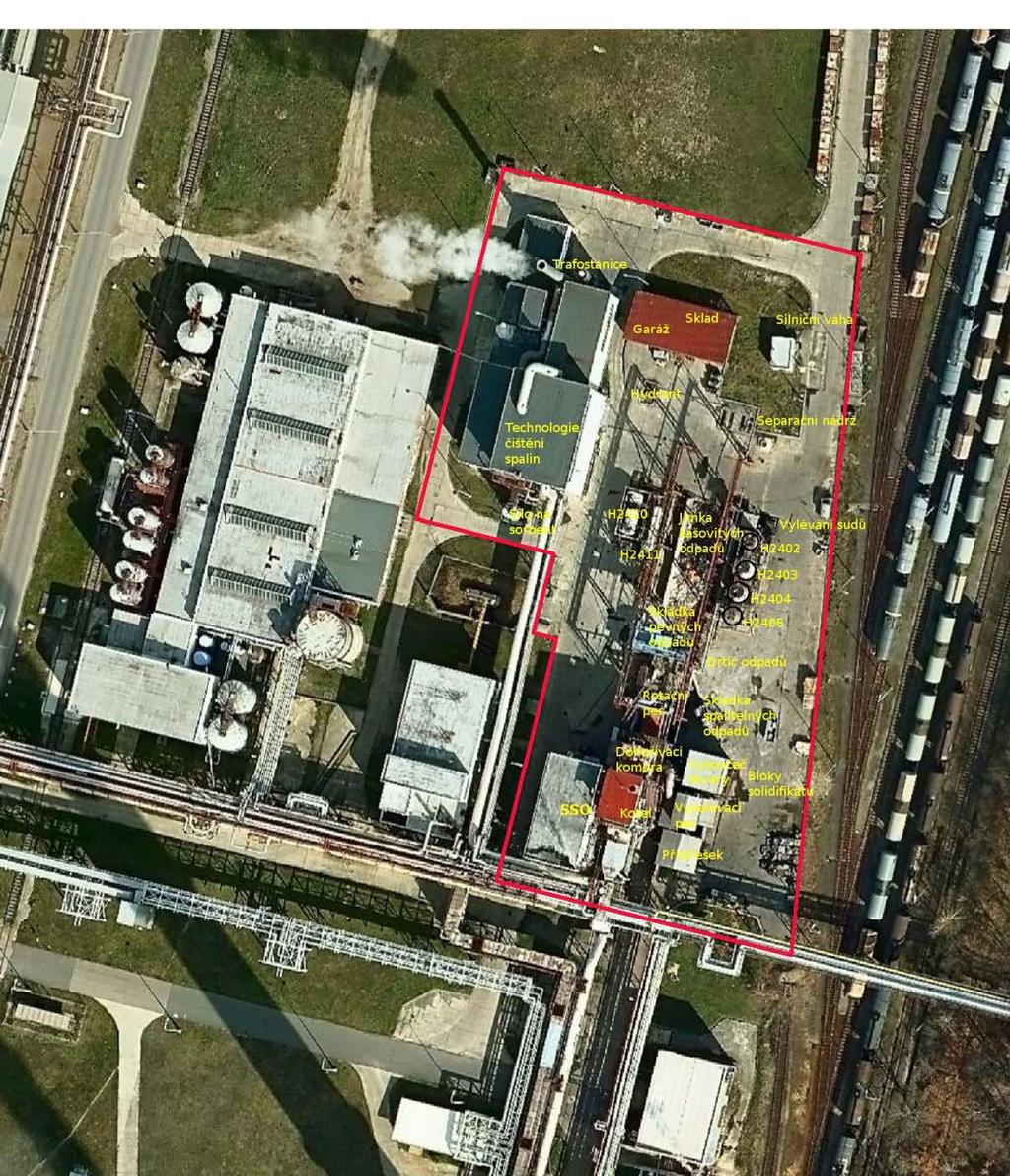 Vjezd externích požárních a záchranných jednotek při vzniku závažné havárii v areálu by se realizoval přes nákladovou vrátnici, kde jsou i dostatečné plochy pro shromáždění dostupné techniky.