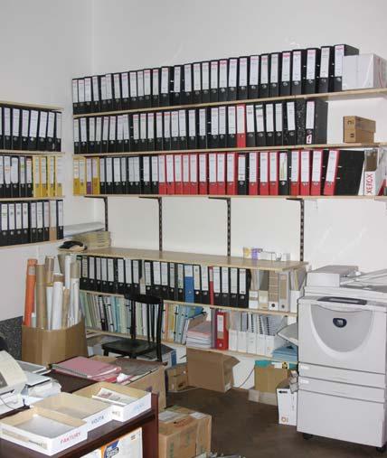 archivace pramenné základny k dějinám Prahy (ved. K. Samojská) a systematicky byl doplňován archiv (plány, historické plány, ikonografie, SHP atd.) na CD i na speciálním HD.