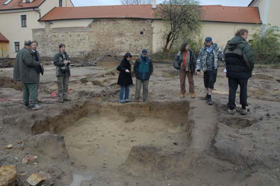 století, menší východní je nejspíše novověkého stáří (17. století).