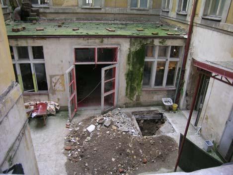 191,5 m n. m.). Vyloučit nelze existenci lokálně dochovaných pozdně středověkých či raně novověkých stavebních konstrukcí či objektů (jámy, vrstvy, studny, latríny, jímky).